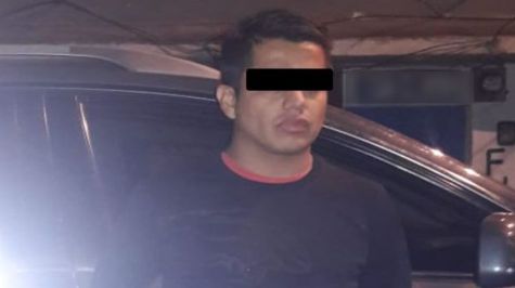 Cae sujeto por robo a Oxxo en la Benito Juárez