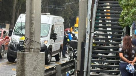 FOTOS | Muere motociclista tras chocar con un auto en Granjas México