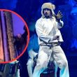 PETA denuncia que Bad Bunny sube gallinas a escenario de residencia musical en Puerto Rico