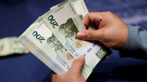 Analistas privados ajustan ligeramente el PIB para 2025 y 2026