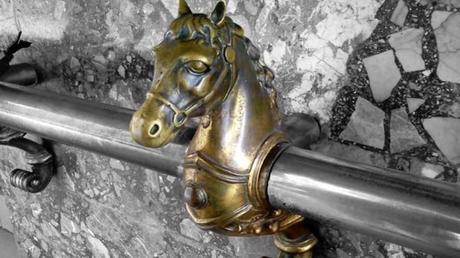 Caballo de bronce.jpg
