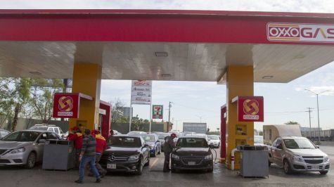 Alista Federación renovar acuerdo con empresarios para mantener tope en precios de gasolina