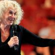 Carole King, tras ser vacunada dedica canción contra la Covid-19