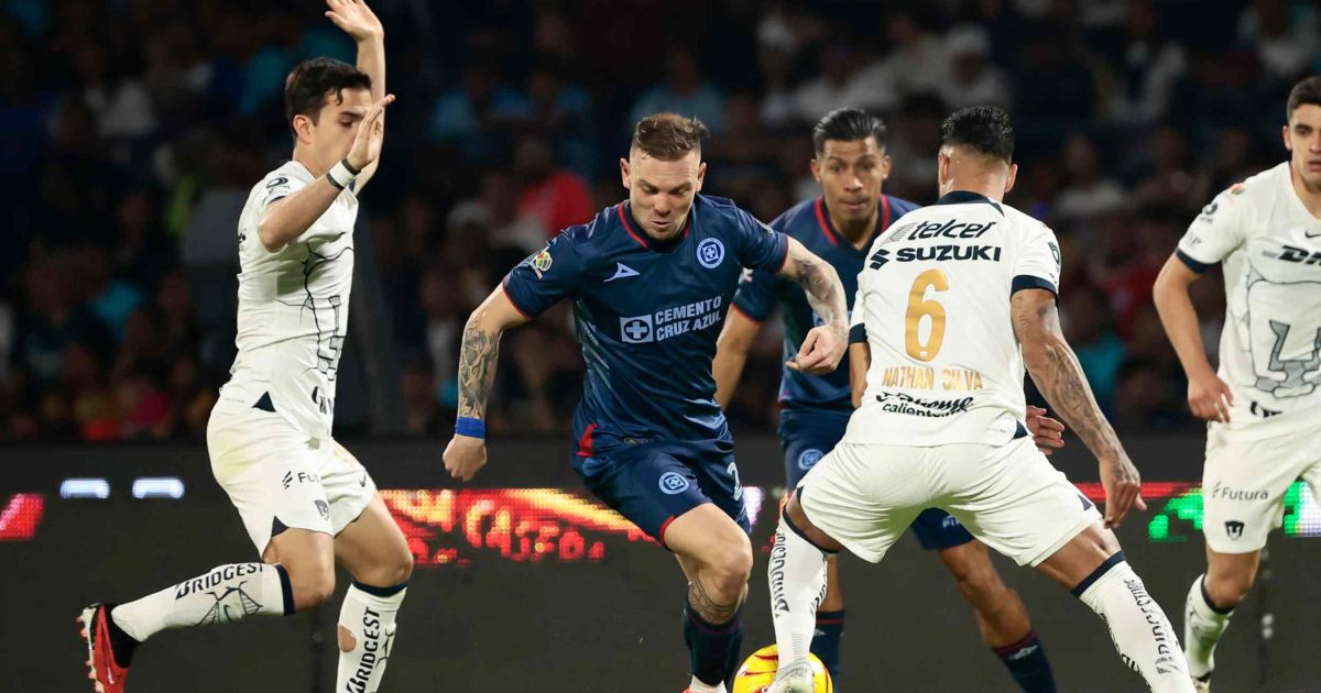 Pumas y Cruz Azul empatan sin goles en partido para el olvido