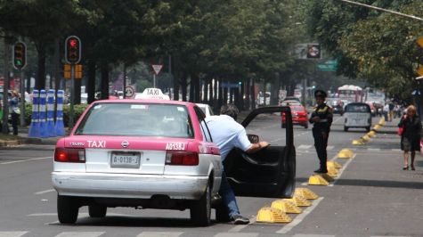 Semovi exige a taxistas rotular número de placa en cofre y cajuela en 30 días