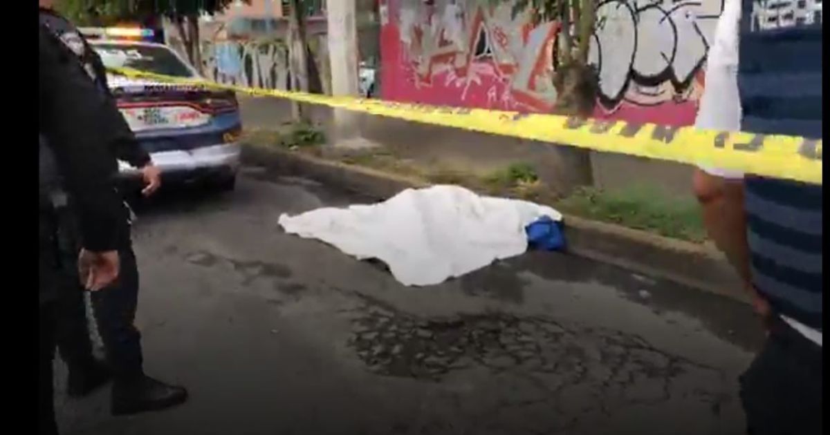 Bala perdida mata a mujer cuando esperaba el camión en Villa de Aragón
