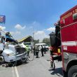 Camión choca contra poste de luz en avenida 608, GAM; hay dos lesionados