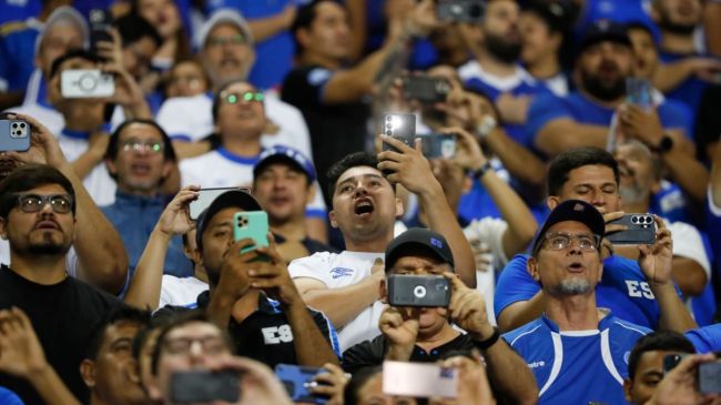 Aficionados salvadoreños