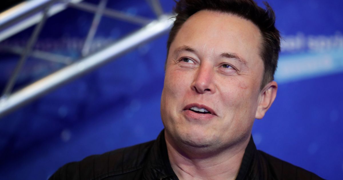 Enfrenta Elon Musk juicio por fraude bursátil derivado de tuit de 2018