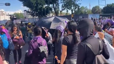 Mujeres marchan en CDMX contra la violencia de género