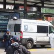 De acuerdo con los primeros reportes, pasajeros alertaron sobre el desvanecimiento de una persona y solicitaron apoyo a los servicios de emergencia. De acuerdo con los primeros reportes, pasajeros alertaron sobre el desvanecimiento de una persona y solicitaron apoyo a los servicios de emergencia.