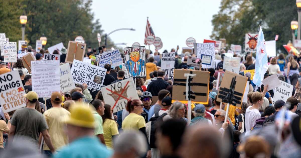 ‘No Kings’: miles de personas protestan en todo EU contra Trump