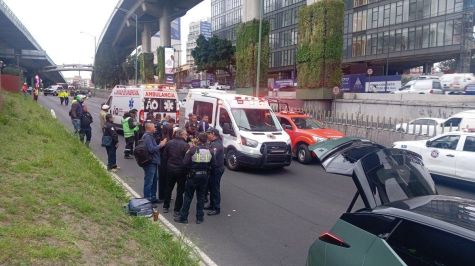 VIDEOS | Muere motero en San Jerónimo tras impactarse contra camioneta