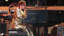 Elton John regresa