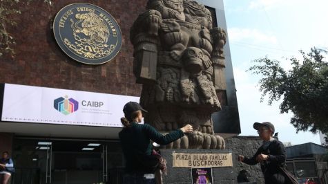 Renombran activistas sede de búsqueda de personas como 'Plaza de las Familias Buscadoras'
