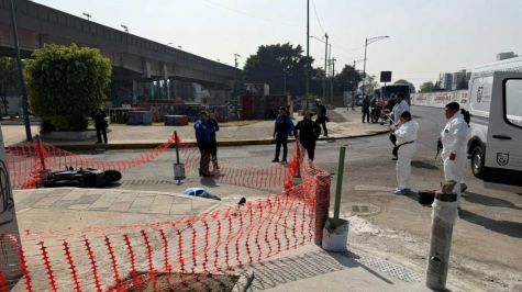 Muere motociclista tras choque con autobús en Río Churubusco