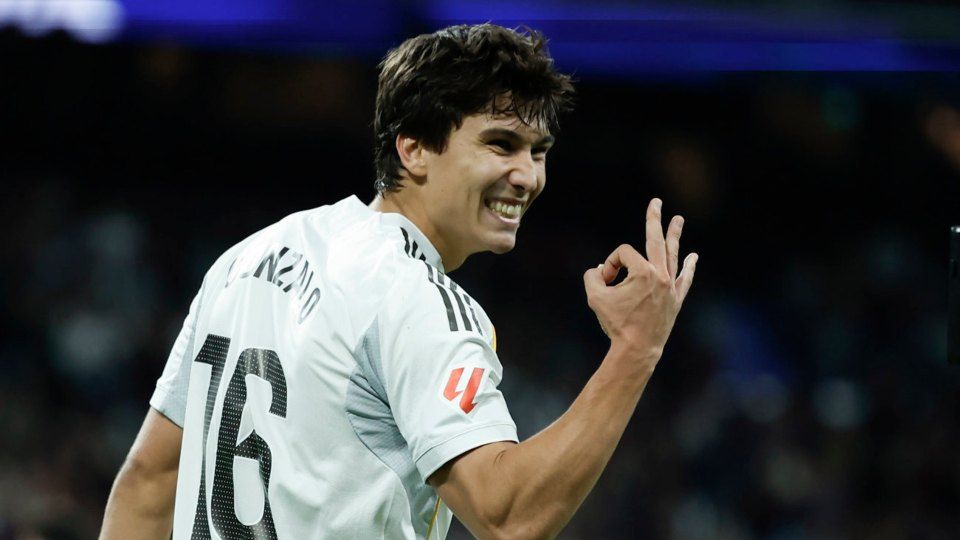 Real Madrid golea al Betis con triplete de Gonzalo García en el Bernabéu