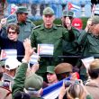 Miguel Diaz-Canel (c), participa en una marcha frente a la Embajada de Estados Unidos este viernes, en La Habana 