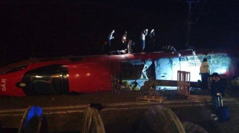 Al menos 21 muertos tras descarrilar dos trenes en Córdoba, España