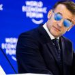 Las gafas de Macron en Davos: Un accesorio que generó debates sobre privacidad y estilo en la política Las gafas de Macron en Davos: Un accesorio que generó debates sobre privacidad y estilo en la política