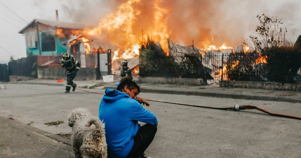 Sube a 21 el número de muertos por incendios en el sur de Chile