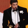 Bad Bunny gana el Grammy a Álbum del Año con ‘DeBÍ TiRAR MáS FOToS’ y marca un hito en la música Bad Bunny gana el Grammy a Álbum del Año con ‘DeBÍ TiRAR MáS FOToS’ y marca un hito en la música