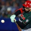 La ofensiva mexicana explotó desde la primera entrada, cuando Bligh Madris conectó un Grand Slam ante el abridor Paolo Espino, colocando el marcador 4-0. La ofensiva mexicana explotó desde la primera entrada, cuando Bligh Madris conectó un Grand Slam ante el abridor Paolo Espino, colocando el marcador 4-0.