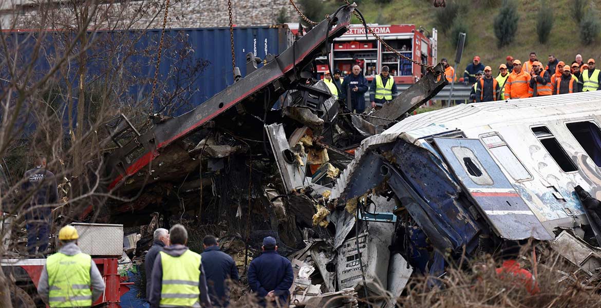 Aumenta a 36 la cifra de muertos por choque de trenes en Grecia