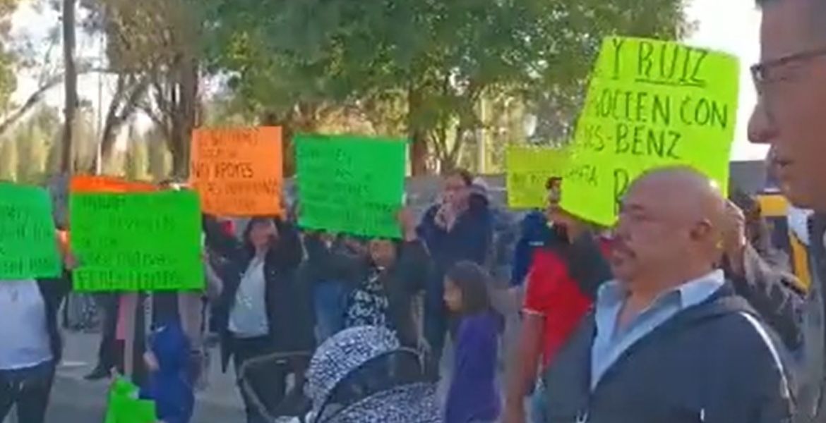 Transportistas amagan con paralizar CDMX por conflicto con Semovi