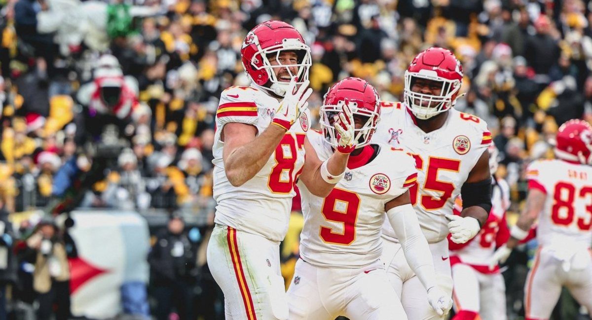 Chiefs doblegan a Steelers y Kelce rompe récord histórico de la franquicia
