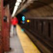 Indigente sufre quemaduras en metro de NY una semana después de un caso similar