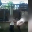 (video) En Chiapas, alumno de secundaria al parecer sabe artes marciales y da brutal golpiza a compañero