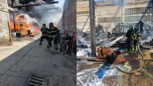 Incendio en una bodega de poliuretano en Iztapalapa fue controlado por bomberos; autoridades reportan que no hay riesgo para la población.