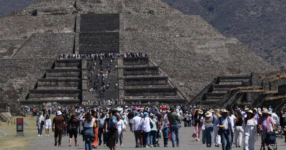 Miles acuden a Teotihuacán para recibir el equinoccio de primavera