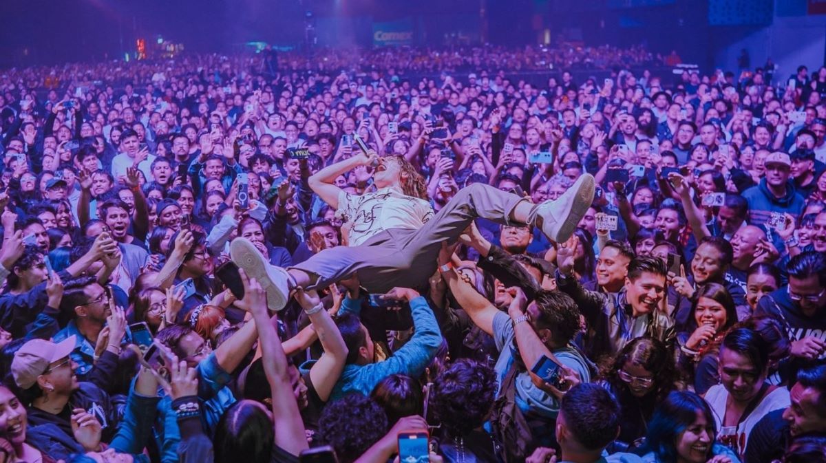 SAY OCEAN FUCK OFF ROOM