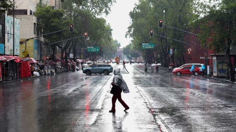 Protección Civil también exhortó a tomar precauciones ante posibles encharcamientos, caída de granizo o descargas eléctricas.