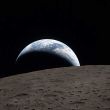 Artemis II capta a la Tierra desde la órbita lunar