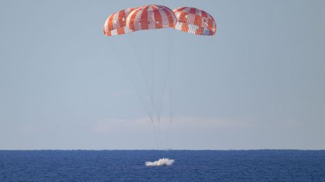 Una hazaña espacial: Orión completa misión lunar y regresa sana y salva al Pacífico