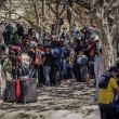 Miles de jornaleros mexicanos cruzan legalmente a EU para la cosecha agrícola (EFE) Miles de jornaleros mexicanos cruzan legalmente a EU para la cosecha agrícola (EFE)