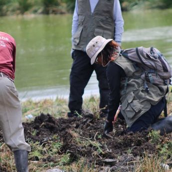 En los últimos meses, las jornadas de búsqueda por patrones han sido realizadas con la participación de familias, colectivos, autoridades capitalinas y personal ministerial, con el objetivo de localizar indicios y restos humanos en zonas previamente identificadas. CBP CDMX