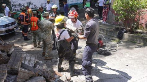En la atención también participa el Ejército Mexicano, mediante la activación del Plan DN-III-E, con labores de apoyo a la población. @LopezCasarinJ En la atención también participa el Ejército Mexicano, mediante la activación del Plan DN-III-E, con labores de apoyo a la población. @LopezCasarinJ