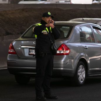 Versiones preliminares señalan que el accidente pudo estar relacionado con la falta de señalamientos de división de carriles en ese tramo vial, lo que habría complicado la maniobra. Cuartoscuro / Archivo