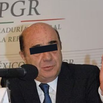 Murillo Karam habría sido hospitalizado tras presunto derrame cerebral (archivo) 