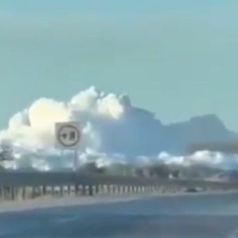 Volcadura de pipa que transportaba amoniaco deja 14 intoxicados en la Hermosillo–Guaymas (redes sociales)