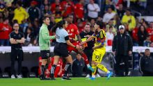 Bronca en el Azteca: Helinho y Henry Martín se encaran en los vestidores (Foto Mexsport)