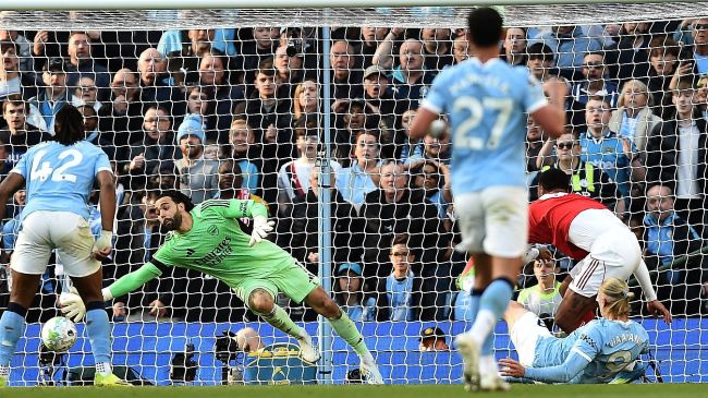 Erling Haaland anota el gol del triunfo del City ante Aresenal (Foto EFE)