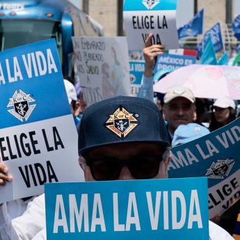 celebra Iglesia católica la postura antiaborto de la Generación Z (Foto: EFE)