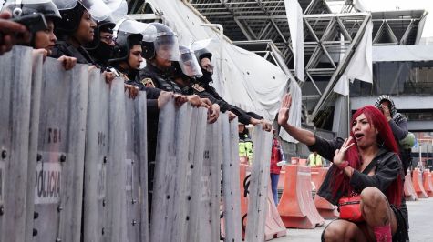 Protestan colectivos y tabajadoras sexual contra la ciclovia Tenochtitlan en Tlalpan (Foto: Cuartoscuro)