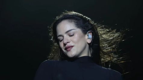 Se ha confirmado que la cantante Rosalía será galardonada por Billboard con el premio a Mujer del Año. Foto: EFE