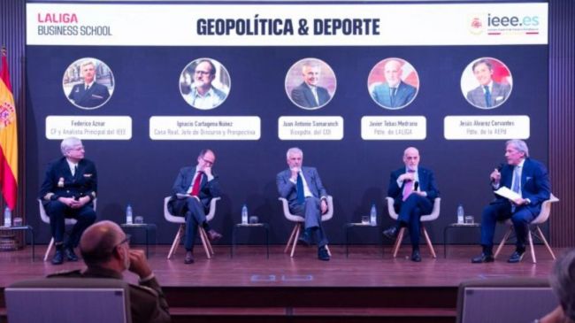 COI hace público interés por reformar la categoria masculina de futbol para emular al Mundial. LaLiga